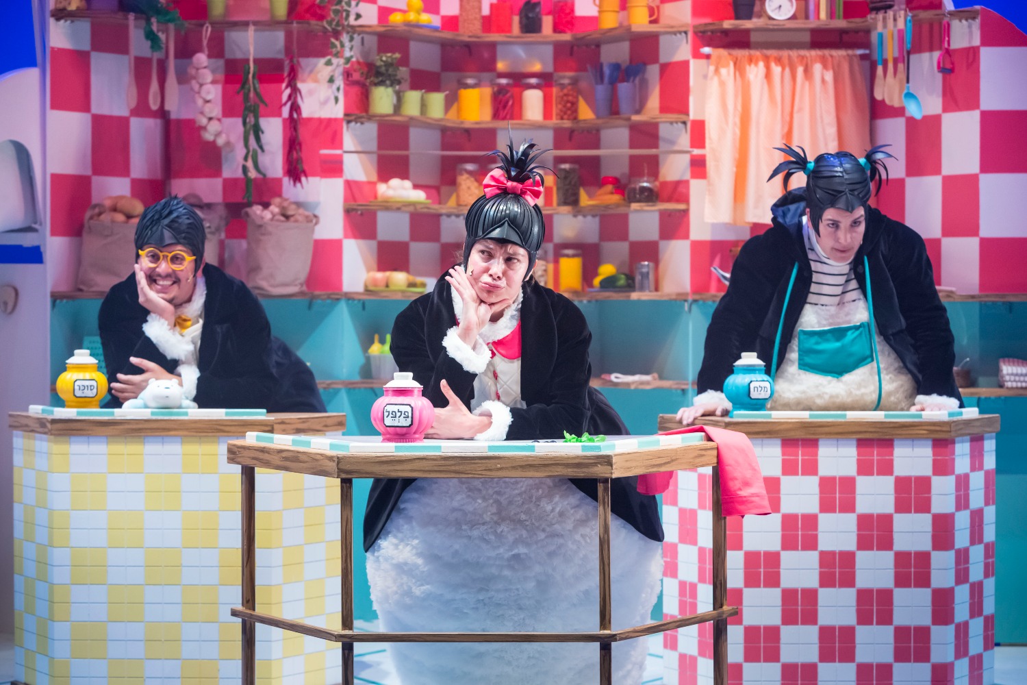 A Restaurant at the Edge of the Pole – Mediatheque Theater